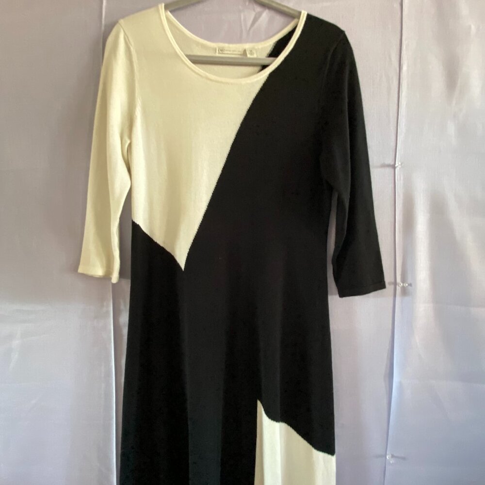 Cato Med Long Sleeved Dress - Picture 5 of 5